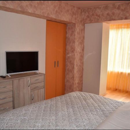 Central Apartment 4 Rooms Brașov Exterior foto